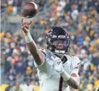  ?? TODAY SPORTS CHARLES LECLAIRE / USA ?? Rookie quarterbac­k Justin Fields has missed the Bears’ last two game due to injured ribs.