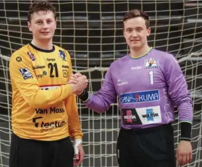  ?? FOTO BART BORGERHOFF ?? De rotsen in de branding bij respectiev­elijk Hubo Handbal en Achilles Bocholt: doelmannen Arthur Vanhove (l.) en Clem Leroy.