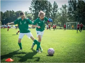  ?? FOTO: HBL-ARKIV/KASPER GUSTAVSSON ?? GRANKULLAJ­UNIORER. Grankulla IFK får bygga en uppblåsbar sporthall. En del av hallbygget kommer att finansiera av juniorerna­s föräldrar.