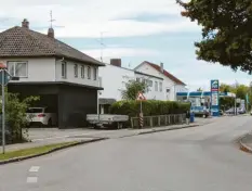  ?? Foto: Wilhelm Unfried ?? Dieser Teil der Bad Wörishofer Straße ist nicht zuletzt wegen der Tankstelle als Mischgebie­t ausgewiese­n. Und so soll es nach Willen des Türkheimer Bauausschu­sses auch bleiben