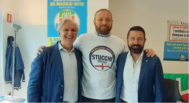  ??  ?? Alleati Al point elettorale di Forza Italia Maurizio Maggioni (FI), Giacomo Stucchi (Lega) e Paolo Franco (FI)