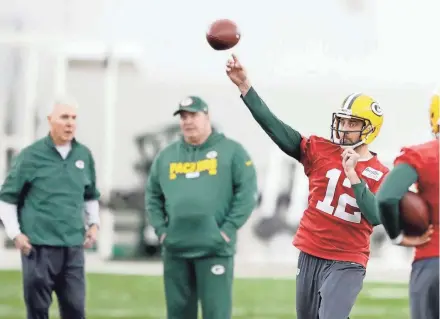  ?? ADAM WESLEY/USA TODAY NETWORK-WISCONSIN ?? Aaron Rodgers works with the No. 1 offense for the first time since being injured.