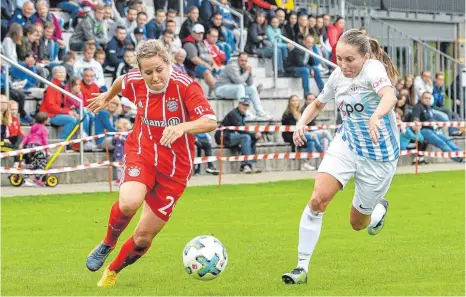  ?? FOTO: IMAGO ?? Die Mietingeri­n Nicole Rolser (links) ist mit dem FC Bayern München in der zweiten Runde des DFB-Pokals beim SV Alberweile­r zu Gast.