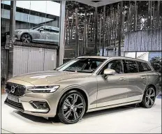  ?? BILD: VOLVO ?? Lifestyle war gestern: Der neue V60 bietet deutlich höheren Nutzwert als das bisherige Modell.