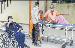  ?? DHEERAJ DHAWAN / HT PHOTO ?? Patients waiting for Corona test at Ram Manohar Lohia Hospital in Lucknow on Wednesday.