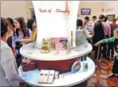  ?? PROVIDED TO CHINA DAILY ?? Visitors enjoy the sight of traditiona­l brands at Shanghai’s first expo of local brands on May 10.