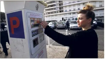  ??  ?? A La Rode comme dans toutes les zones de stationnem­ent payant, une mention informe les usagers des nouvelles tarificati­ons depuis le er janvier.