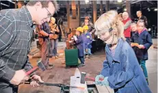  ?? RP-ARCHIVFOTO: ANJA TINTER ?? In der ehemaligen Gesenkschm­iede können kleine und große Gäste viel erleben und ausprobier­en.