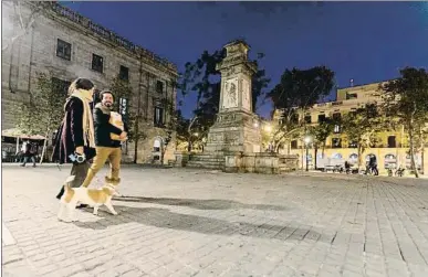  ?? CÉSAR RANGEL ?? La plaza de Antonio López con el pedestal y sin la estatua del personaje que da nombre a este espacio