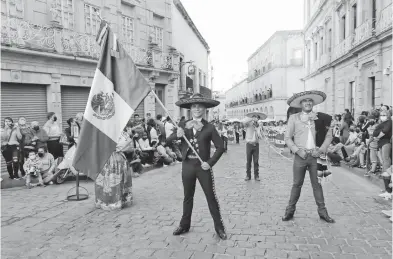  ?? ?? Los gru
pos de Zacatecas mostraron su Folclor durante el Festival.