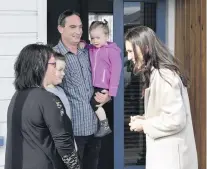  ?? PHOTO: GERARD O’BRIEN ?? Famous visitor . . . Labour leader Jacinda Ardern visits (from left) Tracy Douglas and Brooklyn (9), Loncey and Brylee (3) McCullum at their South Dunedin home yesterday.