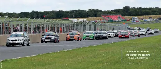  ??  ?? A field of 27 cars took the start of the opening round at Snetterton
