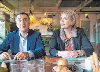  ?? FOTO: DPA ?? Die bisherigen Vorsitzend­en von Bündnis 90/Die Grünen, Cem Özdemir und Simone Peter.
