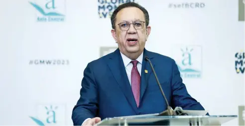  ?? F. E. ?? Héctor Valdez Albizu, gobernador del Banco Central, habla en la apertura de la Semana Económica y Financiera.