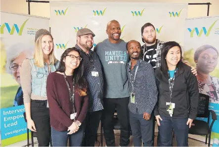  ?? PHOTOS: JIM WELLS ?? Actor-activist Terry Crews delivered his message to young people at Nelson Mandela High School on Tuesday.