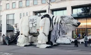  ?? PICTURE: THE INDEPENDEN­T ?? The animatroni­c polar bear, the size of a double-decker bus, outside Shell’s London headquarte­rs.