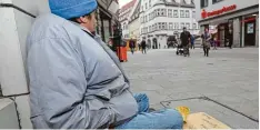  ?? Foto: Michael Hochgemuth ?? Michael war lange obdachlos, heute hat er eine Wohnung.