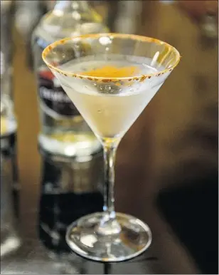  ?? MARK VAN MANEN/PNG ?? A Chocolate Mint Martini makes for a sensationa­l dessert martini. If it’s found to be too strong, shake rather than stir.