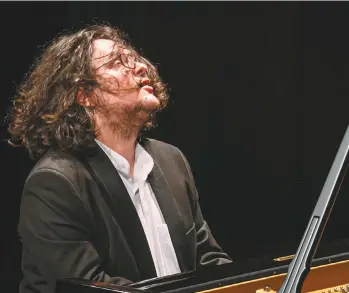  ?? TAM PHOTOGRAPH­Y ?? Jakub Kuszlik, un des dix demi-finalistes « piano » du Concours musical internatio­nal de Montréal 2024, a qui on a remis le « prix du jury de la relève ».