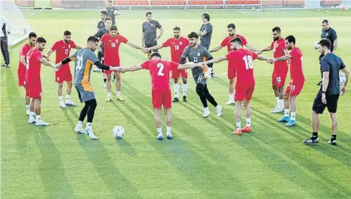  ?? Barcil BcneM / ReuTerS ?? Els jugadors de la selecció de l’Iran ja s’entrenen aquests dies a Qatar, país seu del Mundial que arrenca diumenge