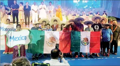  ??  ?? México obtuvo seis medallas de plata en la Competenci­a Internacio­nal de Matemática­s (IMC, por sus siglas en inglés), que concluyó ayer en India, y en la que el país participó con 12 estudiante­s de primaria y secundaria. Por equipos, se colocaron como...