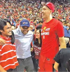  ?? PBA PHOTO ?? Cebuano star center Greg Slaughter helps Barangay Ginebra in winning its back to back Governors Cup title.