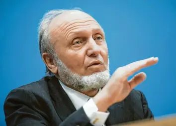  ?? Foto: Michael Kappeler ?? Der Ökonom Hans‰Werner Sinn glaubt an ein Comeback der deutschen Wirtschaft.