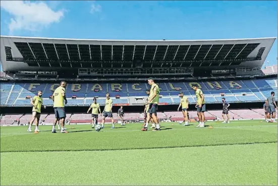  ?? FC BARCELONA ?? Los futbolista­s del FC Barcelona regresaron ayer al Camp Nou 91 días después del último partido