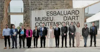  ?? Foto: J.M. ?? De izquierda a derecha, los miembros del Patronato de la Fundació Es Baluard Museu: Fernando Gómez de la Cuesta, Guillem Ginard, Miquel Serra, Antònia Maria Estarellas, Carmen Serra, Jaime Martínez, Marga Prohens, Llorenç Galmés, David Barro, Jaume Bauzá, Antònia Roca, Bernardí Rog y Pedro Vidal.