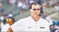  ?? Catherine Avalone / Hearst Connecticu­t Media ?? UConn coach Randy Edsall on the sidelines in the Huskies’ season opener against UCF.