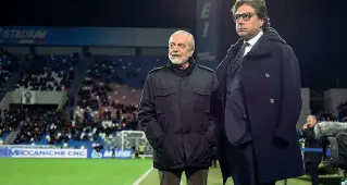  ??  ?? Protagonis­ti
In alto, l’arbitro Doveri all’Allianz Stadium la sera della gara; sotto, Giuntoli e De Laurentiis