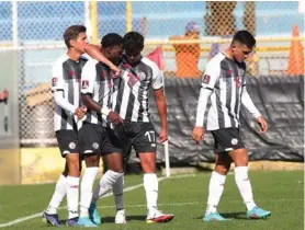  ?? FEDEFÚTBOL ?? Fuller falló en el gol de El Salvador, pero asistió el segundo de la Sele.