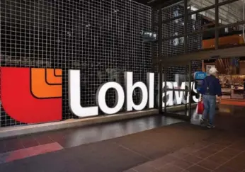  ?? AARON VINCENT ELKAIM/THE CANADIAN PRESS ?? On an adjusted basis, Loblaw earned 97 cents per share in the fourth quarter of 2016, up from 87 cents in 2015.