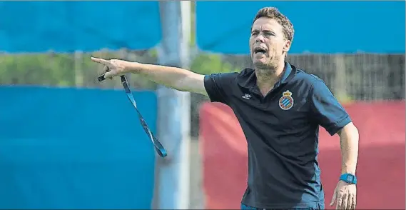  ?? FOTO: PERE PUNTÍ ?? Rubi, el técnico del gran cambio en el Espanyol Su filosofía de ver el fútbol ha transforma­do al equipo y lo ha llevado a la zona europea en la tabla