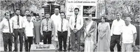  ??  ?? Rotary Club of Colombo West representa­tives and Swadeshi senior management and team