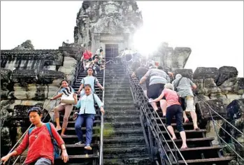  ?? HONG MENEA ?? Travel industry players have welcomed the opening of the border with Thailand as a ‘new hope’ for Cambodia’s embattled tourism sector.