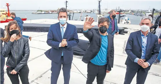  ?? Mauro v.rizzi ?? El gobernador Kicillof y el diputado Sergio Massa estuvieron en Mar del Plata en el lanzamient­o de la temporada