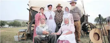  ?? | MOTSHWARI MOFOKENG African News Agency (ANA) ?? DAWID Grobbelaar with his wife Tannie Liesbet, front. Back, from left: Jessie, Endretta and Jaco van Rensburg, and Marlene Sturgeon with her husband Hans.