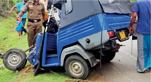  ??  ?? Last year, 393 trishaw drivers and passengers died in accidents. (file pic)