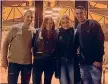 ?? ?? Angel Di Maria al ristorante con Maxi Rodriguez e le compagne: al post su Instagram ha messo un like proprio Dybala