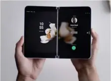  ??  ?? Er det en telefon eller en tablet? Ifølge Microsoft er Surface Duo begge ting på samme tid. Og på en helt ny måde, mener firmaet.