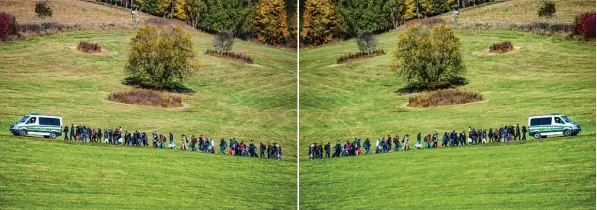  ?? Foto: Armin Weigel, dpa ?? Ankommende Migranten bei Wegscheid in Bayern – links das Originalbi­ld vom Herbst 2015. Seither geht es in Büchern über Migration oft darum, wie die Angekommen­en wieder weggehen.