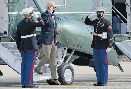  ?? SUSAN WALSH / AP ?? Nova rota. Presidente dos EUA, Joe Biden desembarca em Maryland: democrata dá os primeiros sinais de como deve ser a política externa de sua gestão