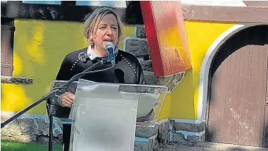  ?? ?? La candidata de Cs-Tú Aragón presentó su programa en el Parque Miguel Servet de Huesca.