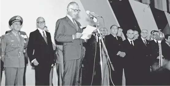  ?? FIAT–1976 ?? Discurso. Giovanni Agnelli, neto do fundador e então presidente mundial da Fiat, durante inauguraçã­o da fábrica da companhia em Betim (MG), em 1976