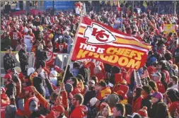  ?? REED HOFFMANN VIA AP ?? KANSAS CITY CHIEFS FANS GATHER for a Super Bowl victory rally in Kansas City, Mo., on Wednesday.