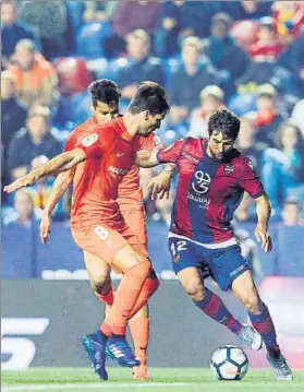  ?? FOTO: EFE ?? Hacia la salvación El Levante logró un triunfo importante contra el Málaga