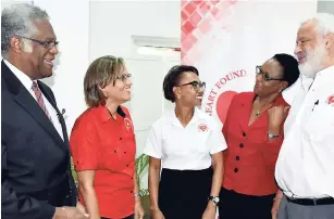  ??  ?? From left: Heart Foundation board member Maurice Anderson; Deborah Chen, executive director of the Foundation; Dr Andrene Chung, consultant cardiologi­st and chair of the Foundation; and Dr Paul Wright (right), sports medicine specialist, in...