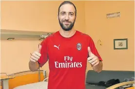  ?? PRENSA MILAN ?? Nuevos colores. Para los goles de Gonzalo Higuaín.