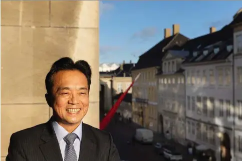 Mens Beijing sender kampfly og krigsskibe af sted, er Taiwans mand i ...